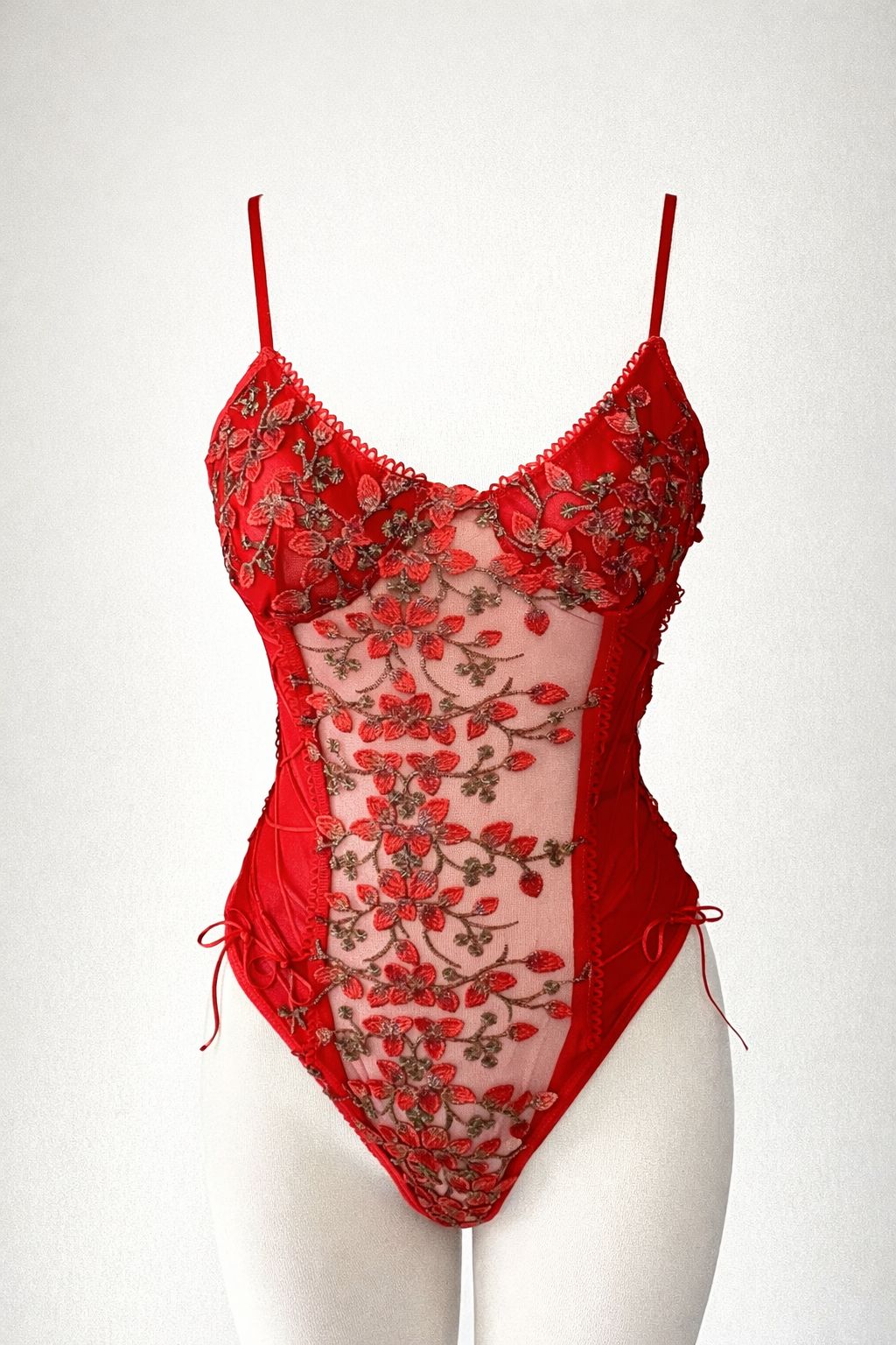 Kırmızı Çiçek Detaylı Bodysuit
